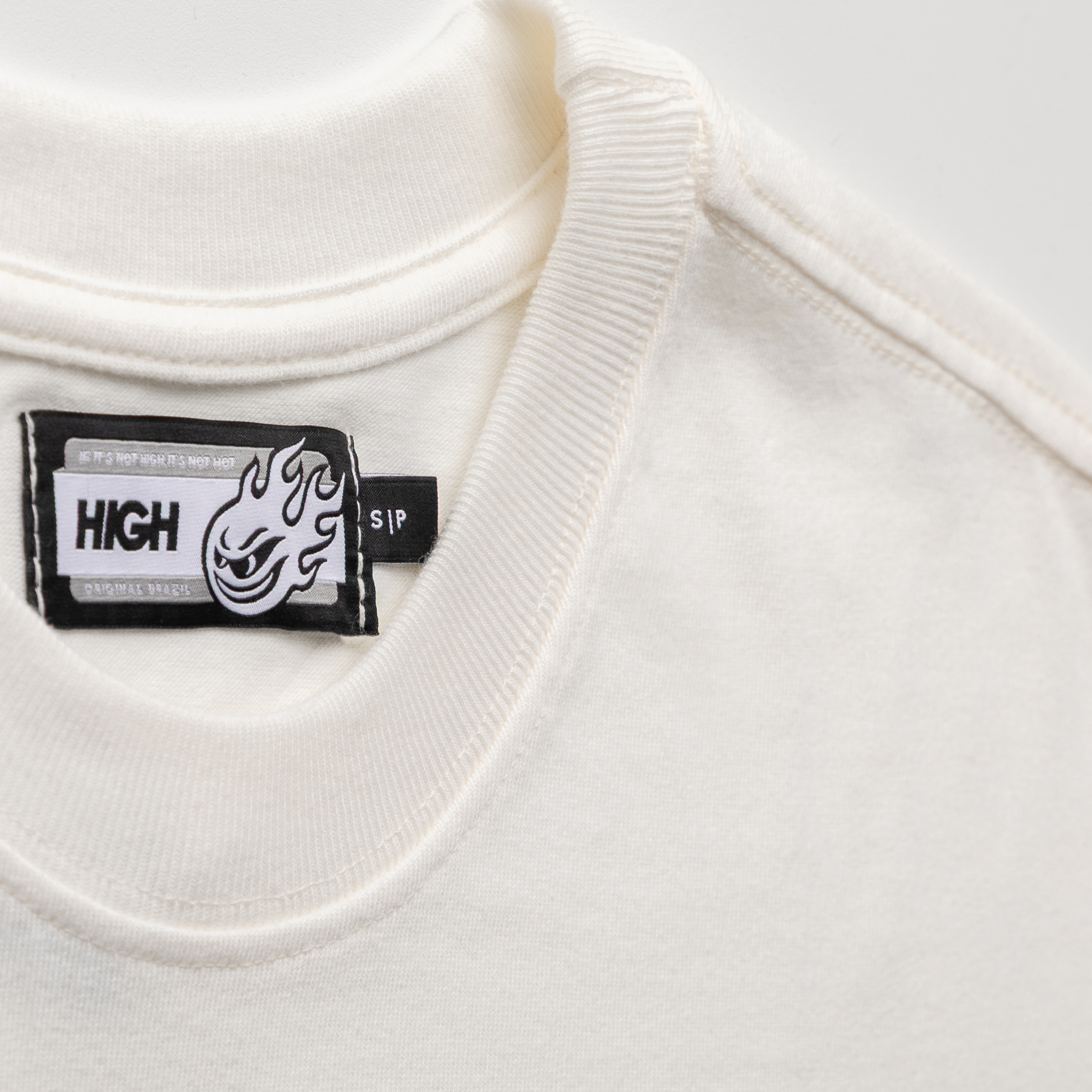 Tee_Ragged_White_Detail.jpg