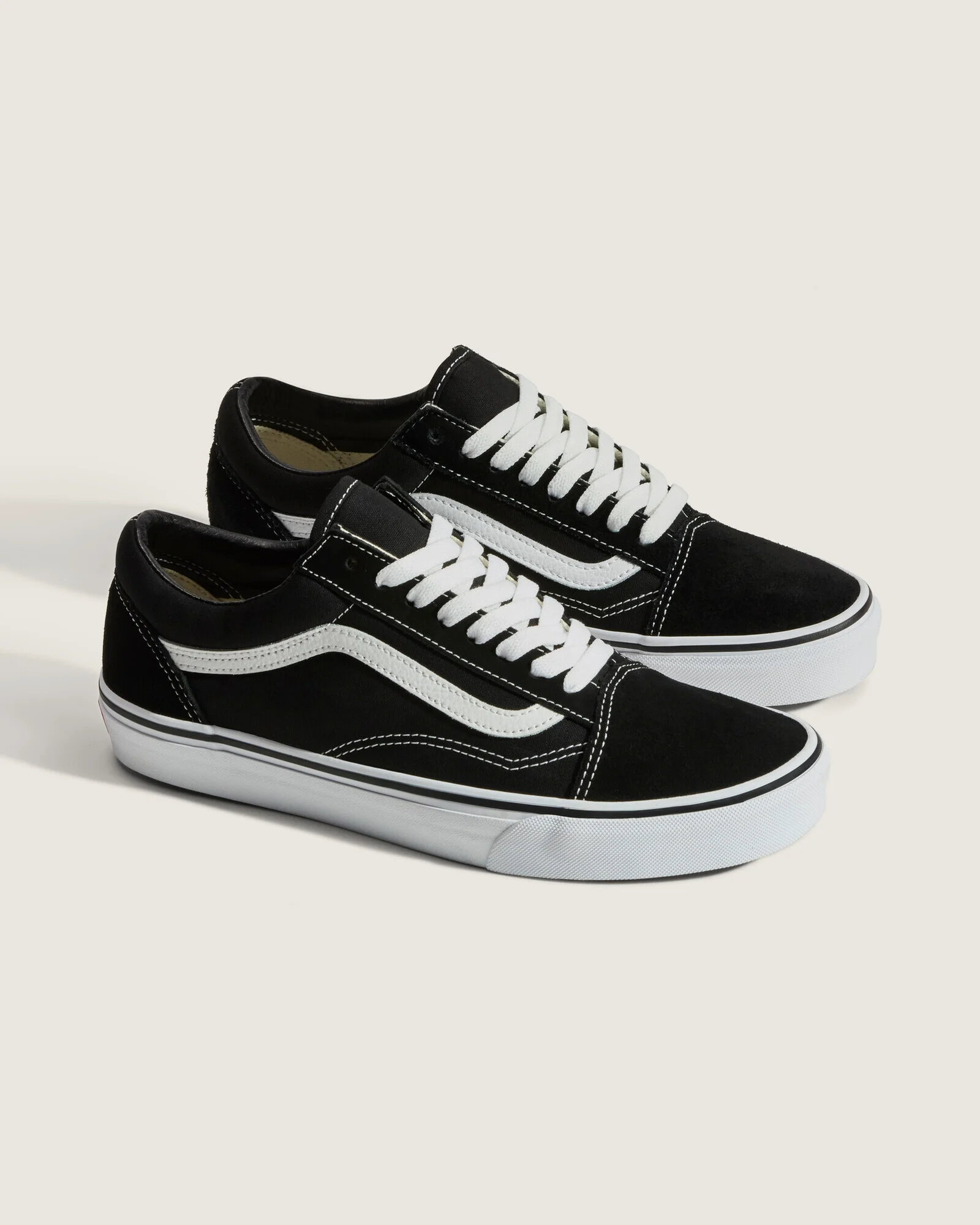 Hires-Vans-V1002001070011-02.webp