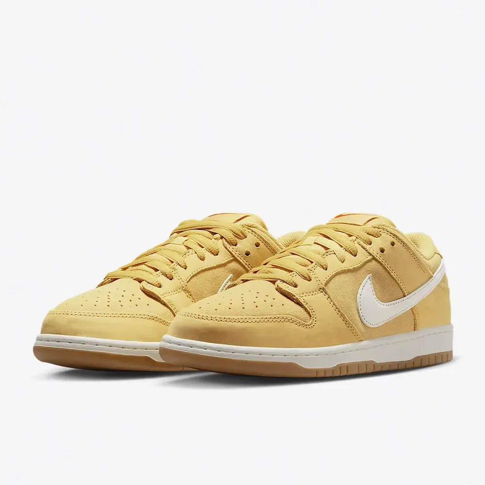 dunk low pro Saturn Gold
