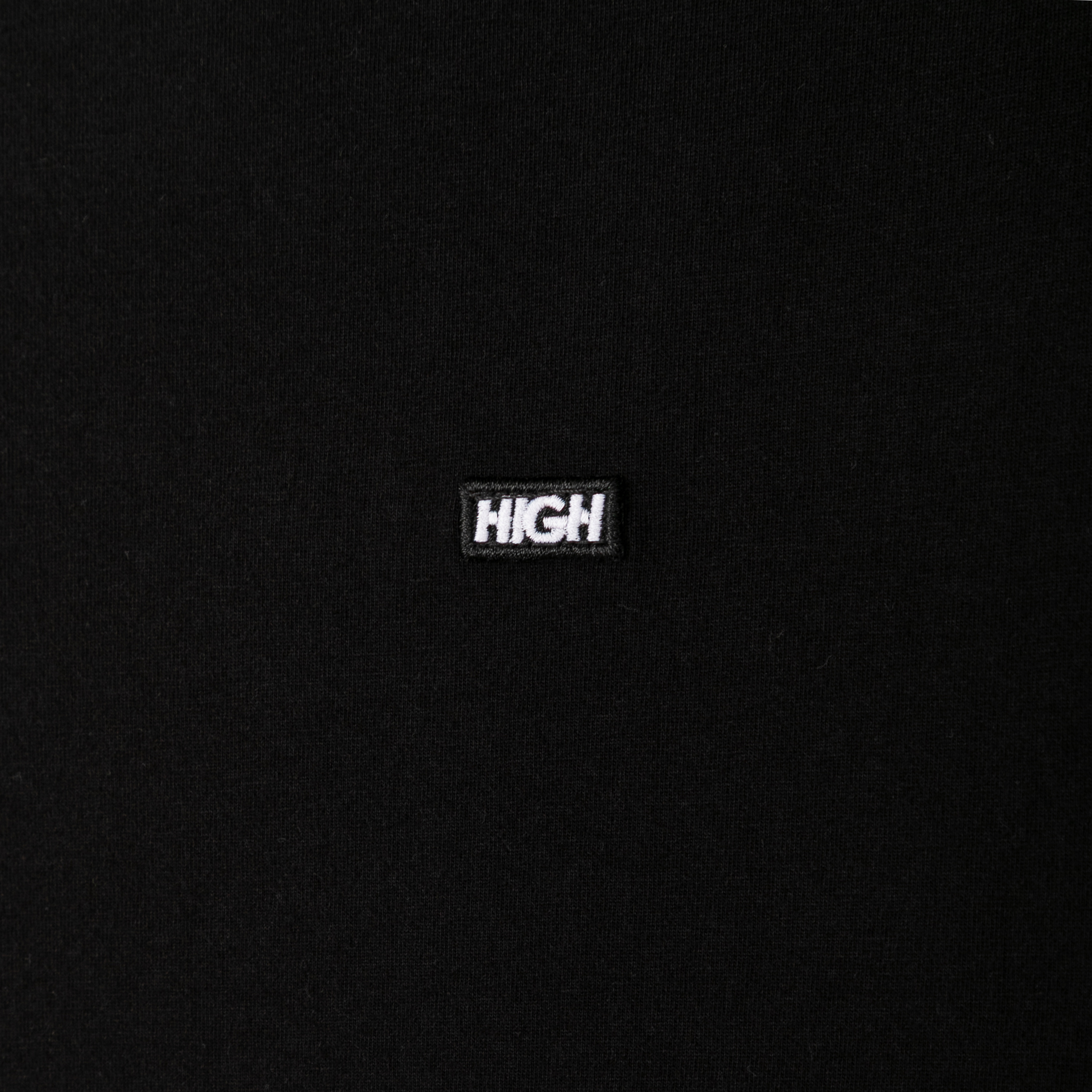 Tee_Chain_Black_Detail_2