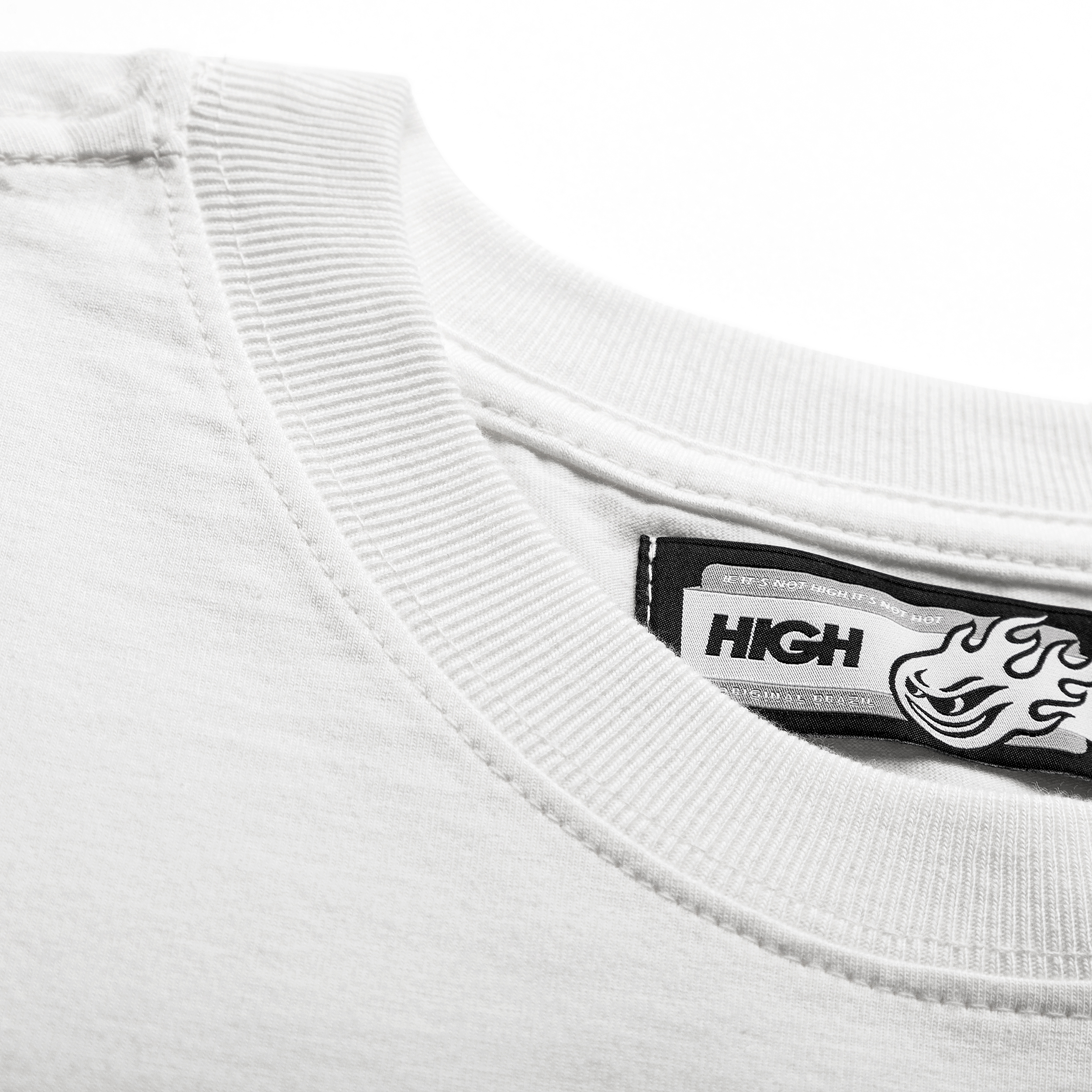 Tee_Eagle_White_Detail_2