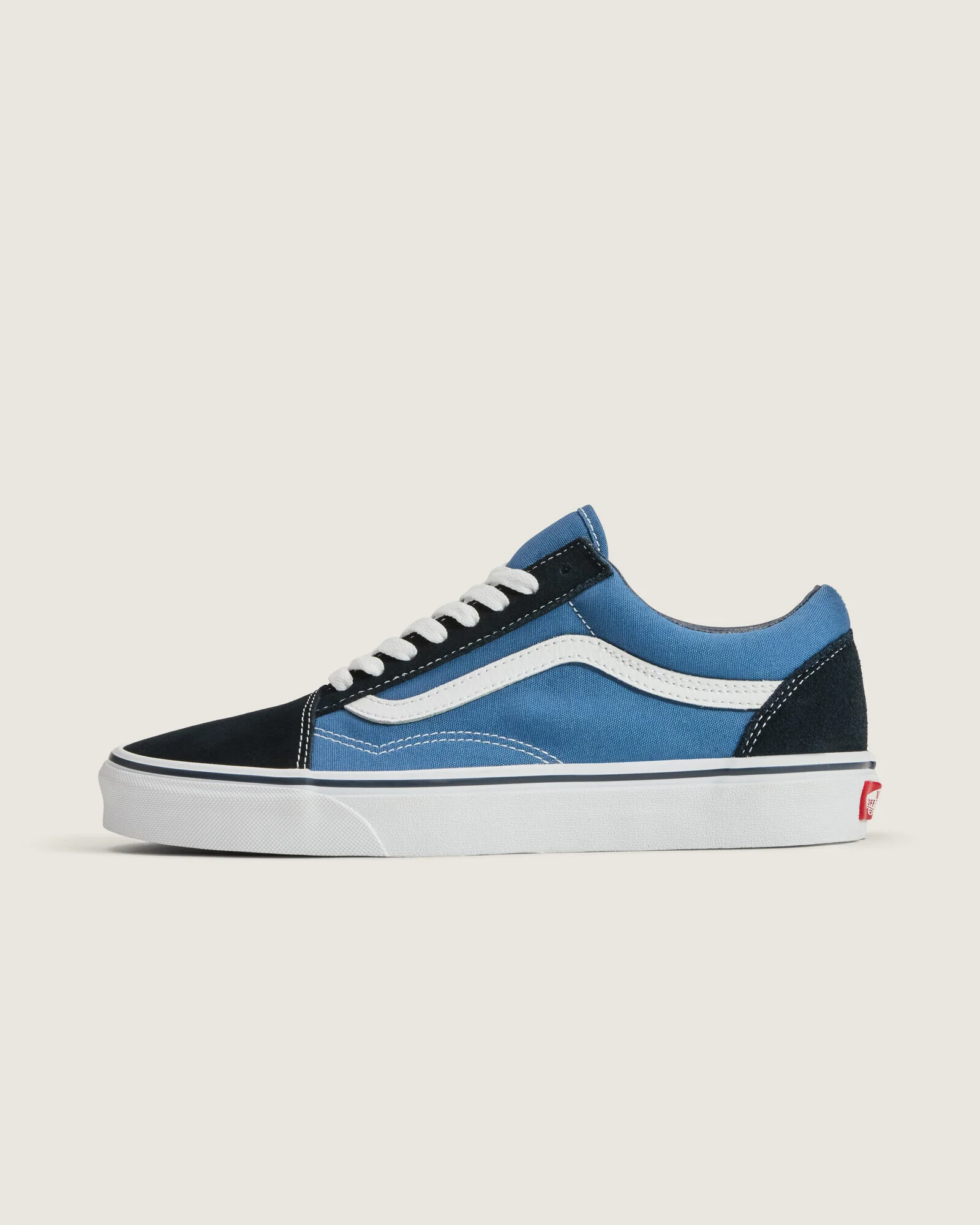 Hires-Vans-V1002001070009-01