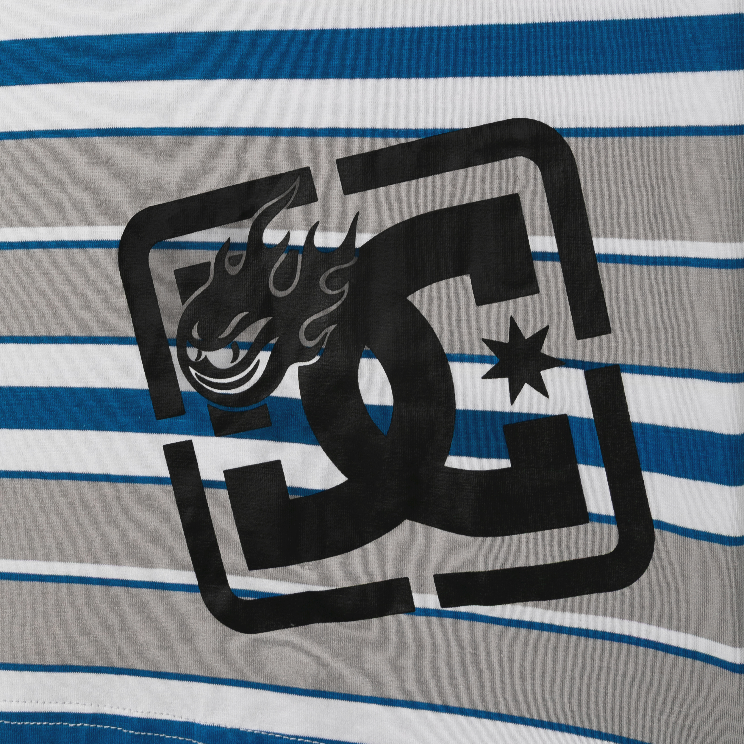 Tee_Kidz_HIGHxDC_Blue_Detail