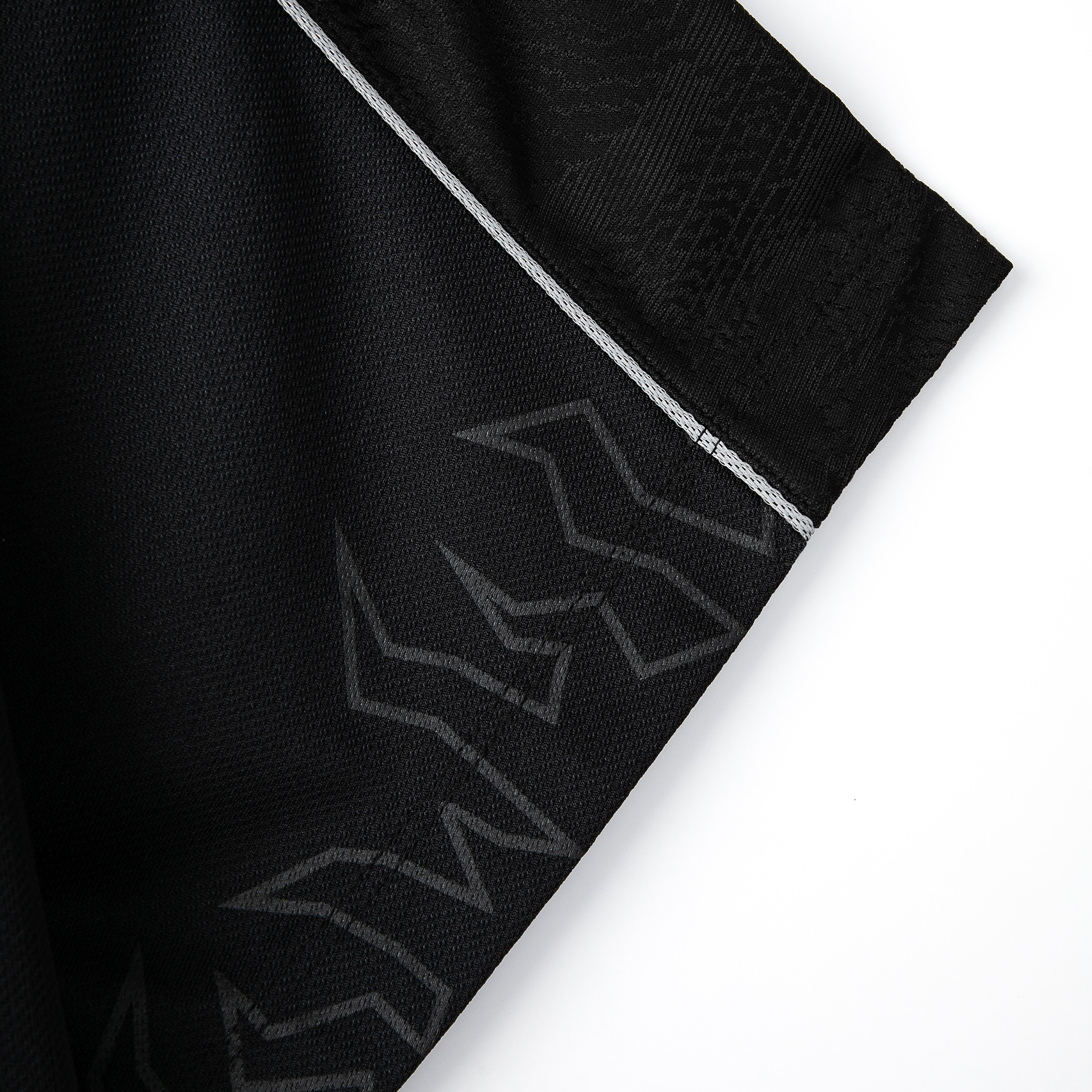 HIGHxUmbro_Jersey_Black_Detail_4