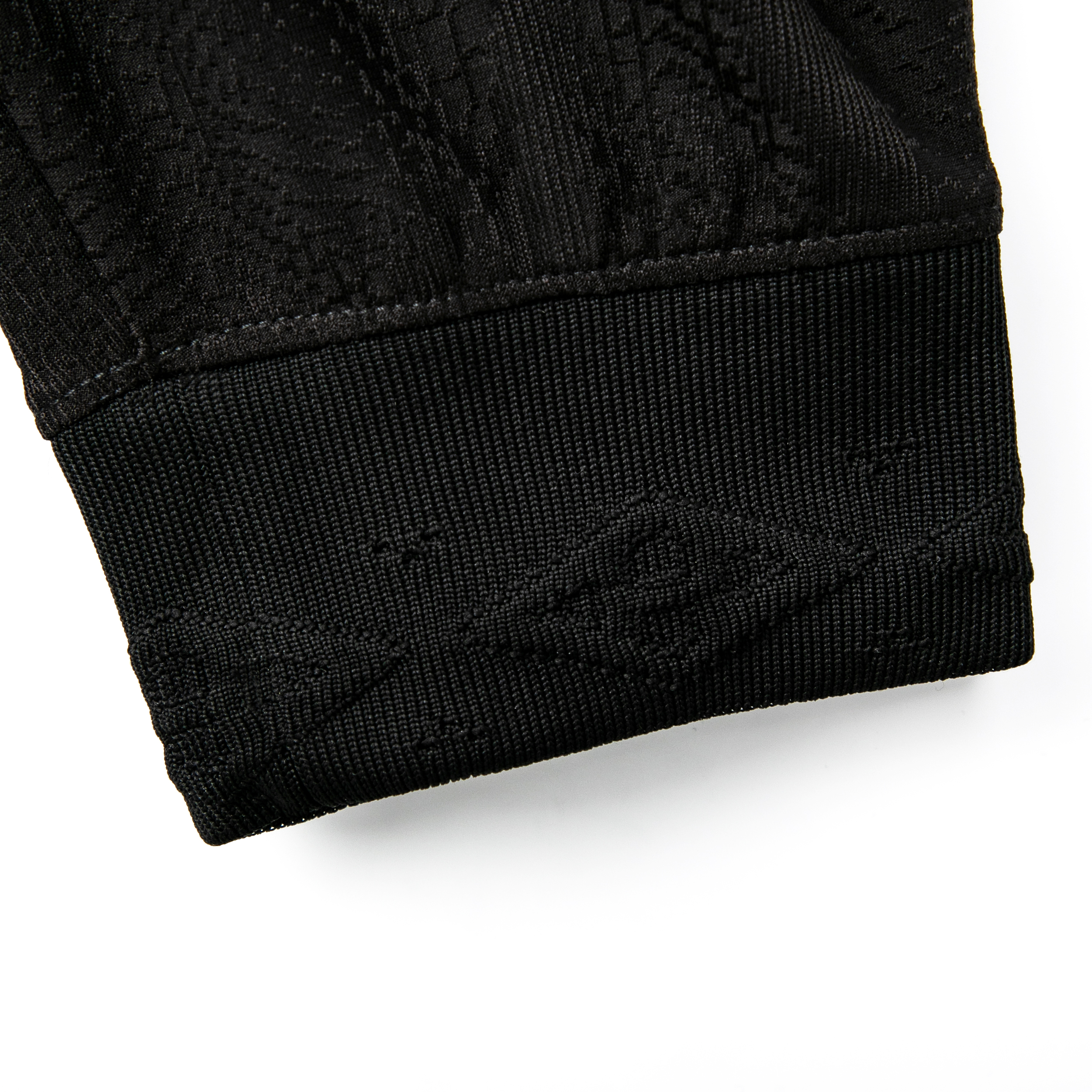 HIGHxUmbro_Longsleeve_Jersey_Black_Detail_3