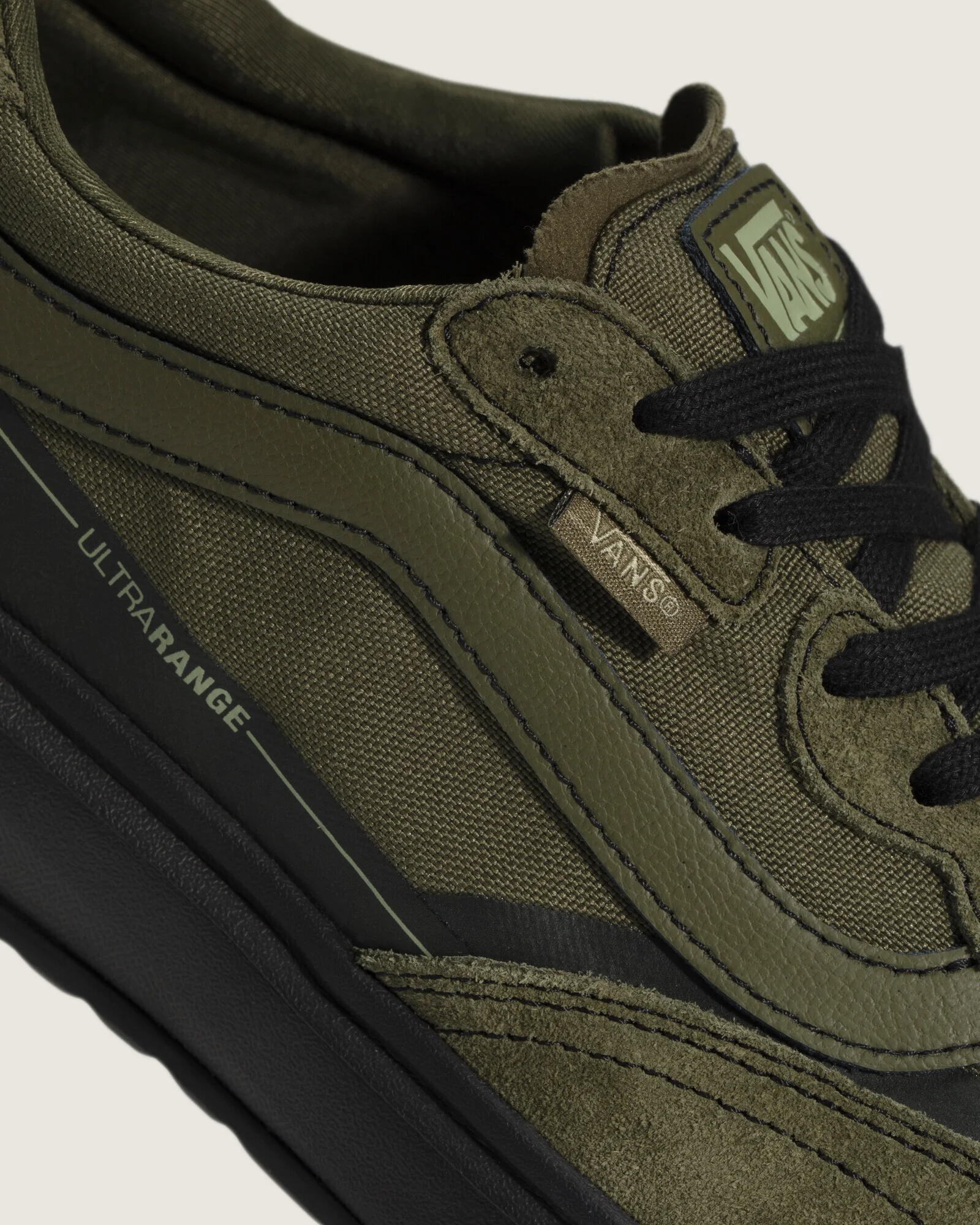 Hires-Vans-V1003551110009-07