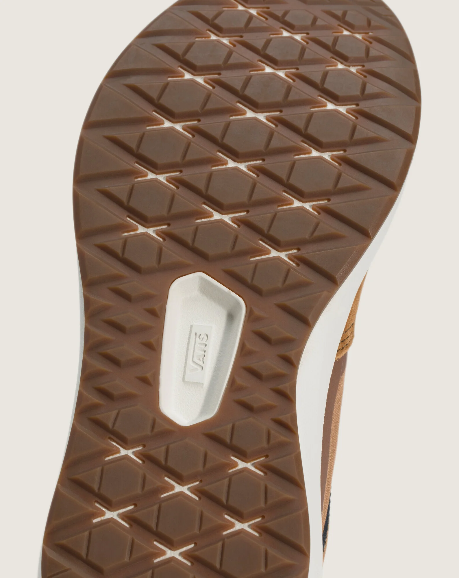 Hires-Vans-V1003551110010-05