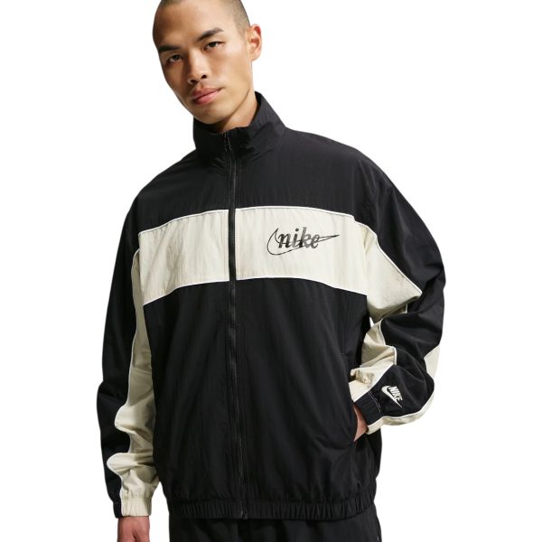 Jaqueta Nike Sportswear Club Lightweight