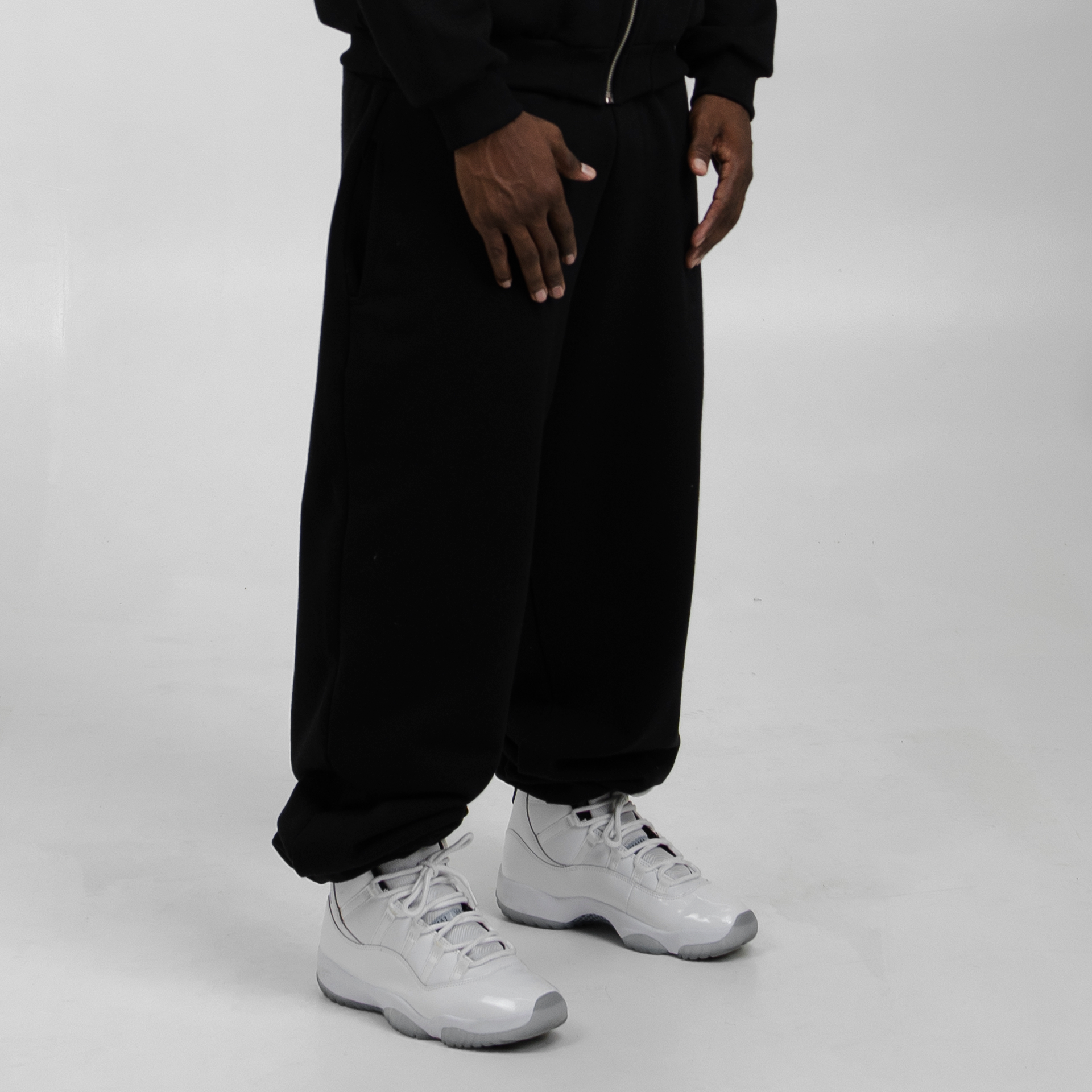 ESSENTIAL-BLACK-SWEATPANTS-2