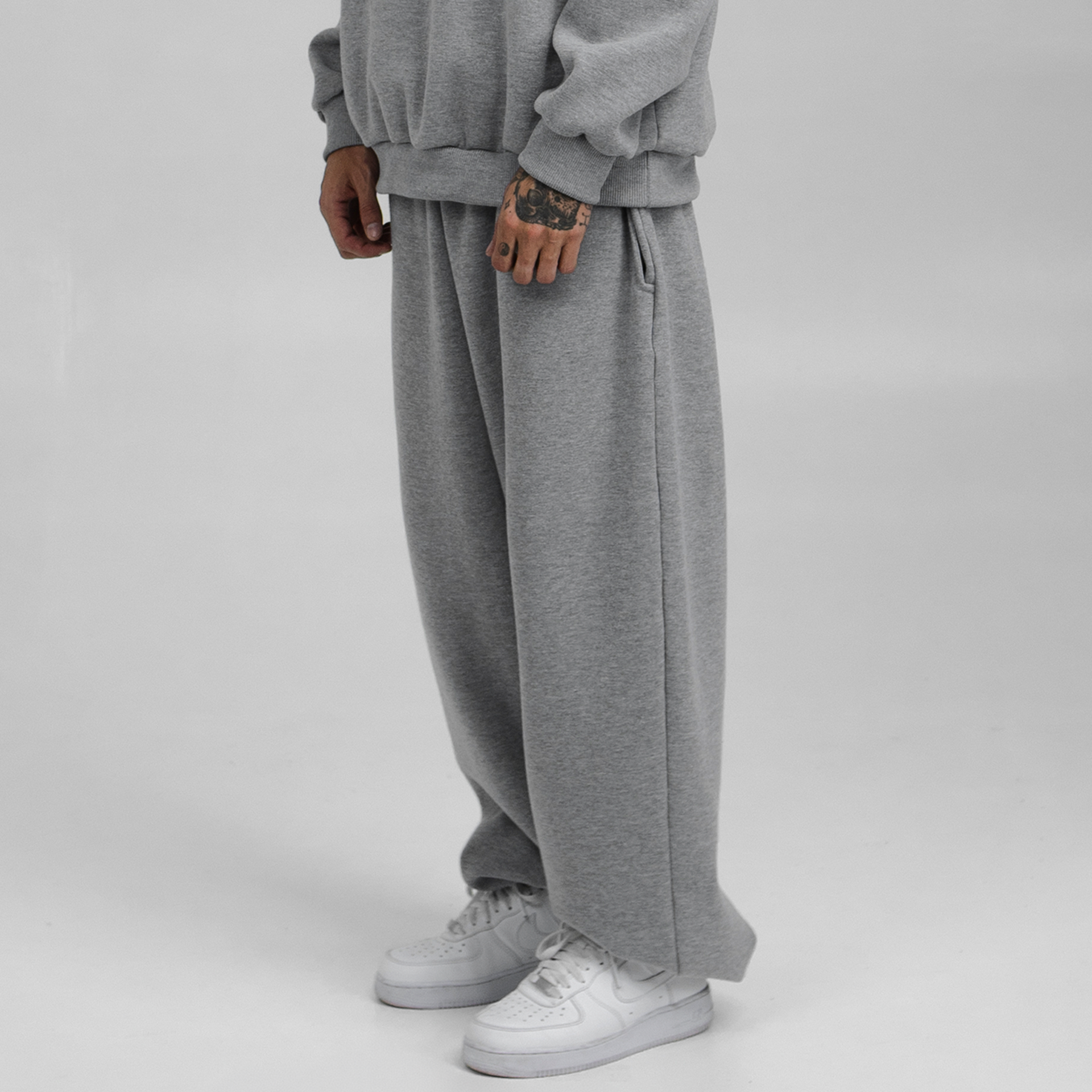 ESSENTIAL-GREY-SWEATPANTS-3