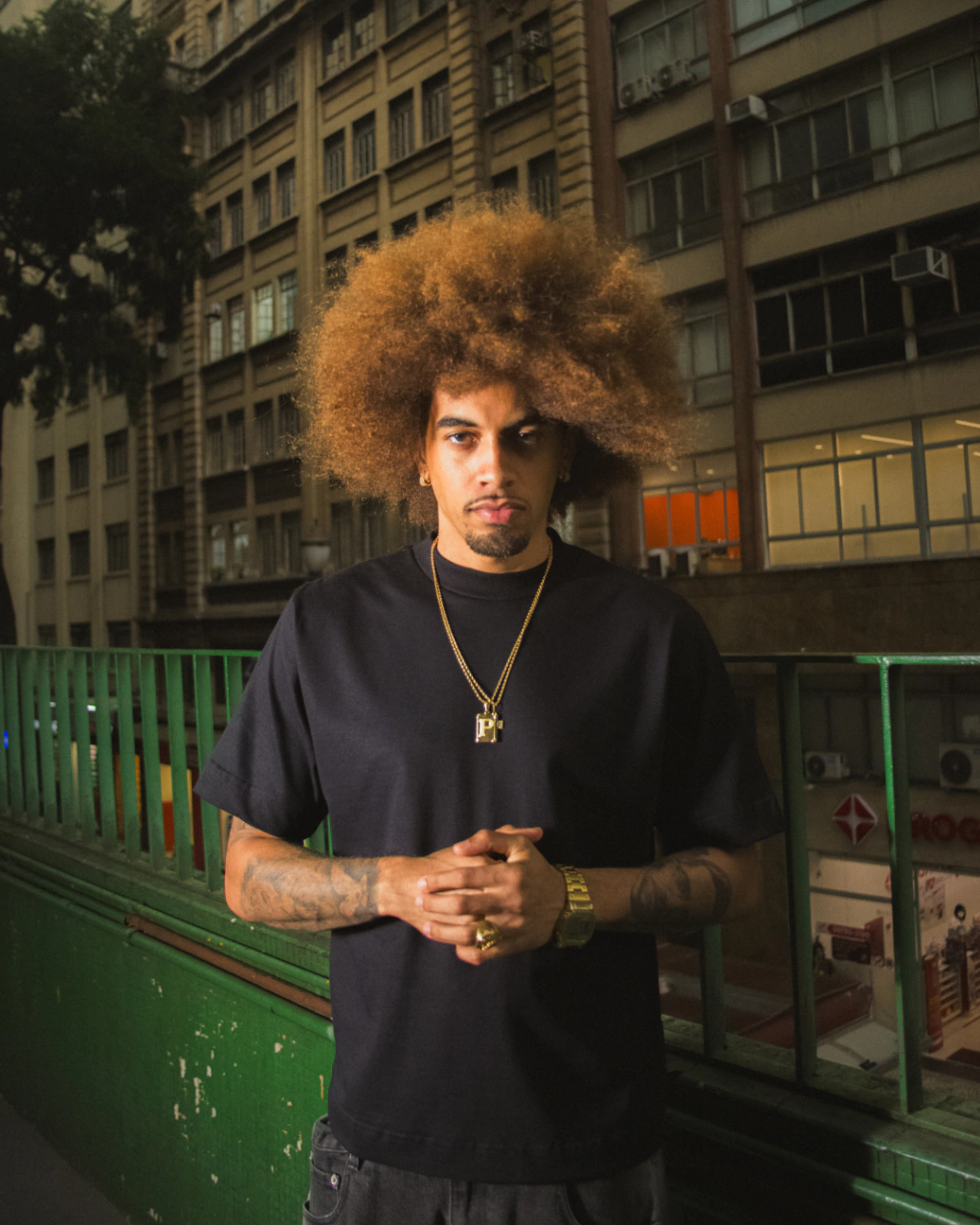 camiseta-boxy-regular-preta-2-5e084f465aeb275a9117516606727295-1024-1024