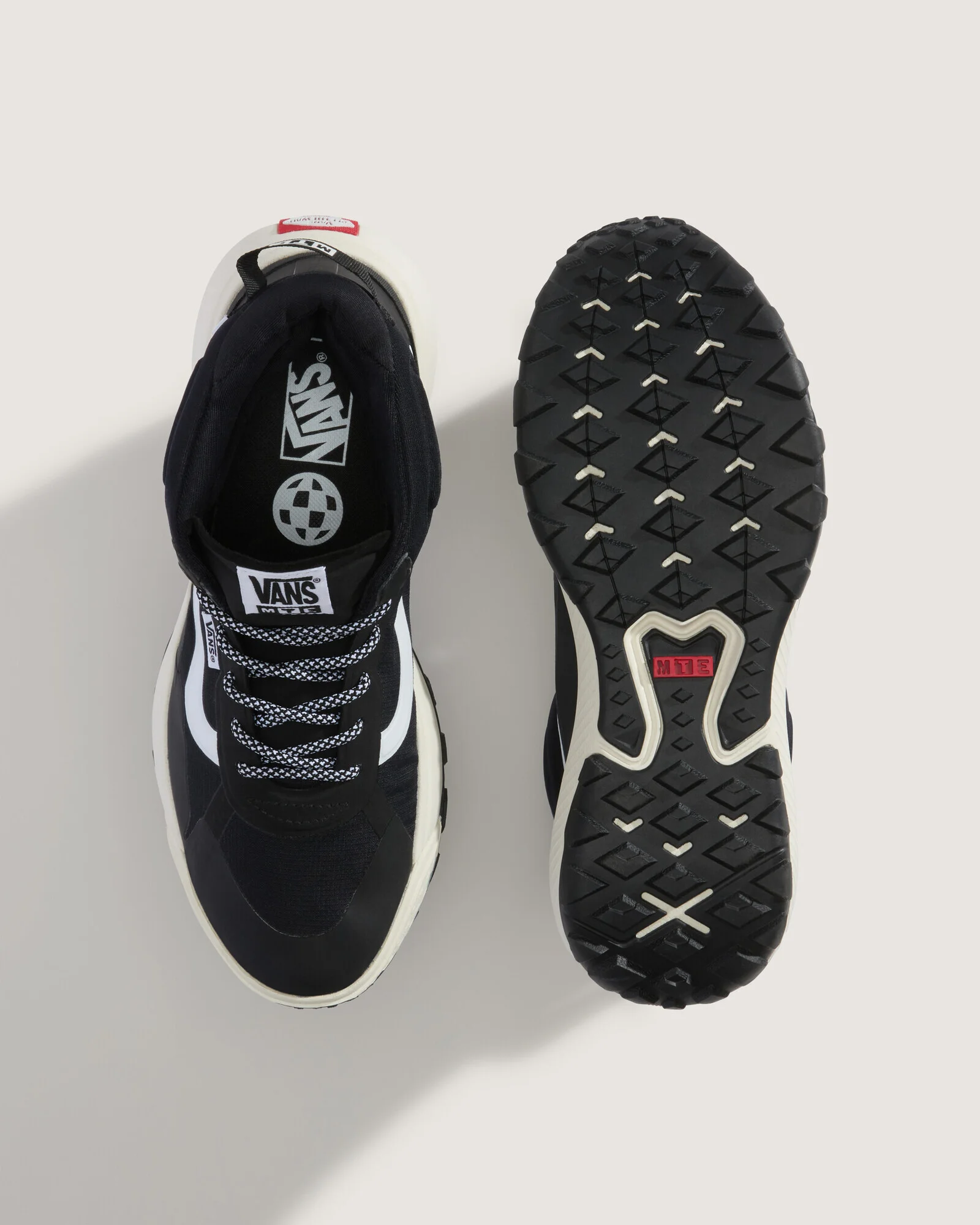 Hires-Vans-V1003550880001-03