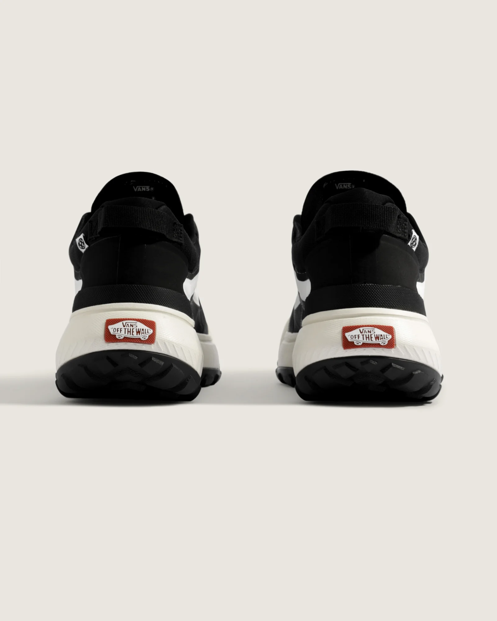 Hires-Vans-V1003550890001-04