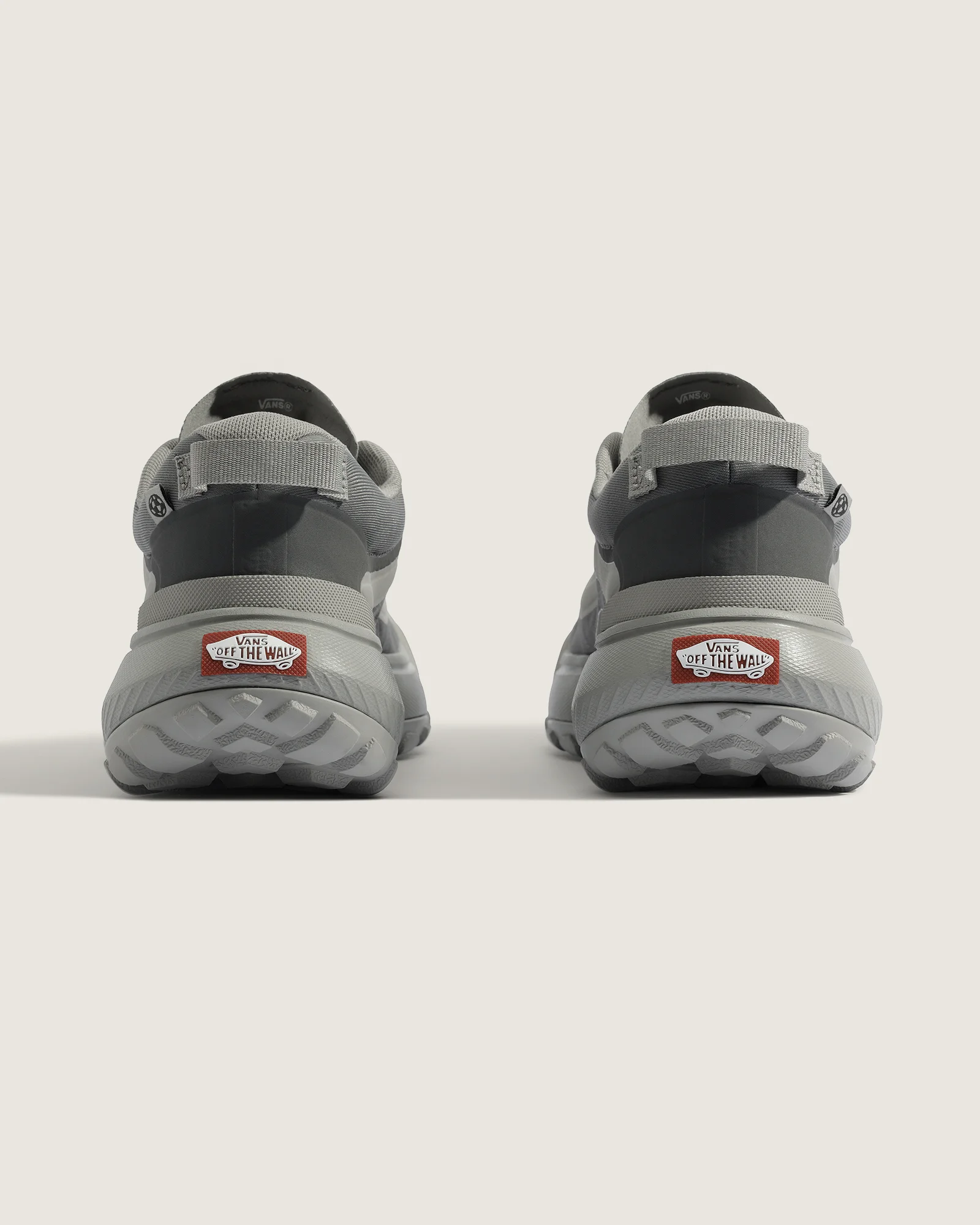 Hires-Vans-V1005900030003-04