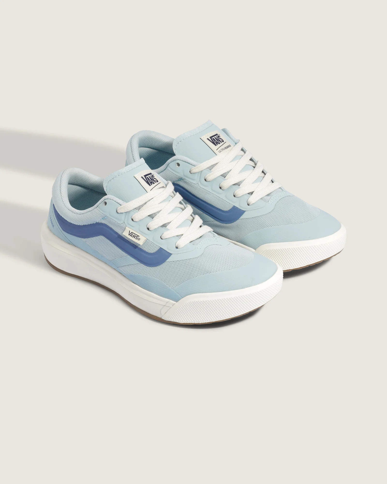 Hires-Vans-V1003551100004-02