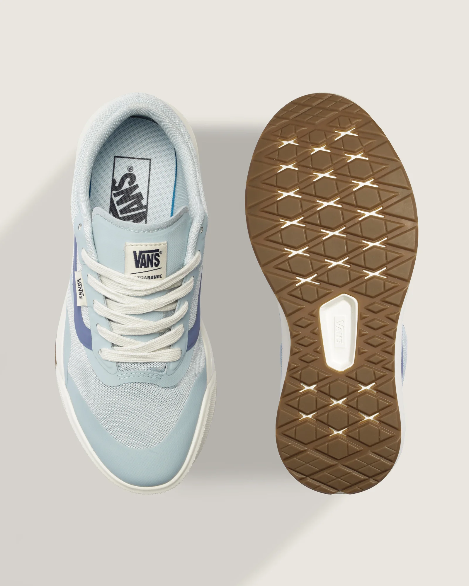 Hires-Vans-V1003551100004-03