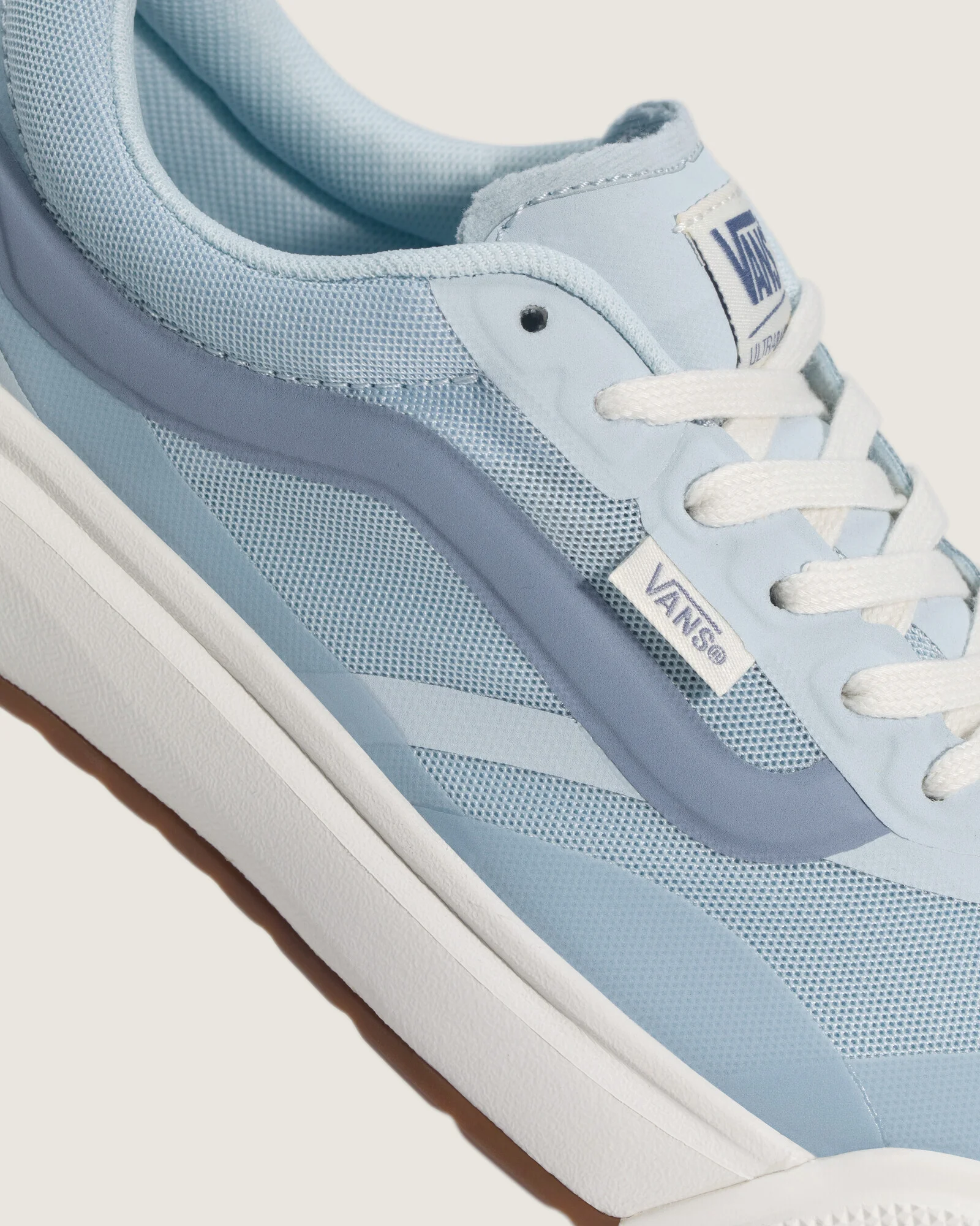 Hires-Vans-V1003551100004-07