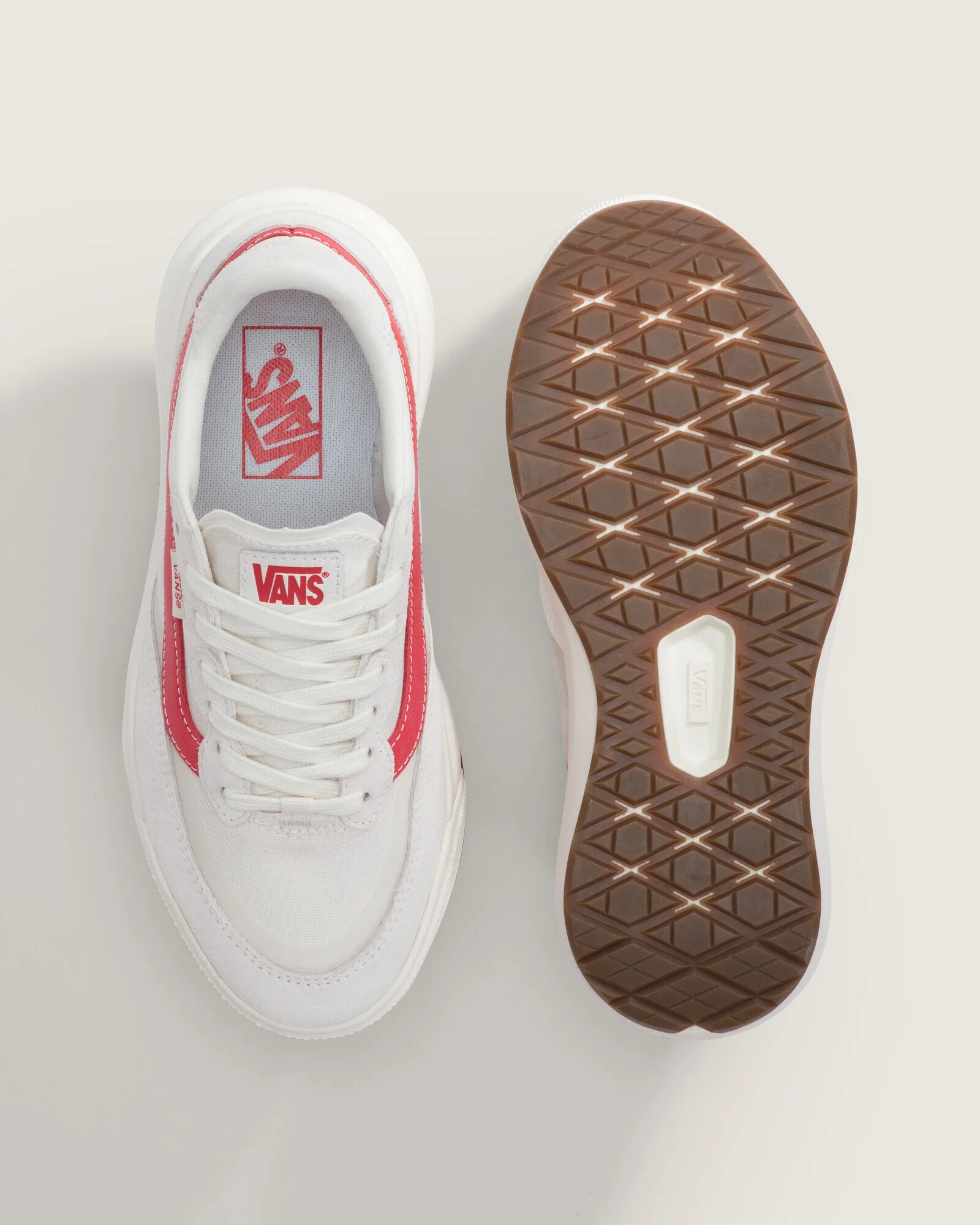 Hires-Vans-V1003551110003-03
