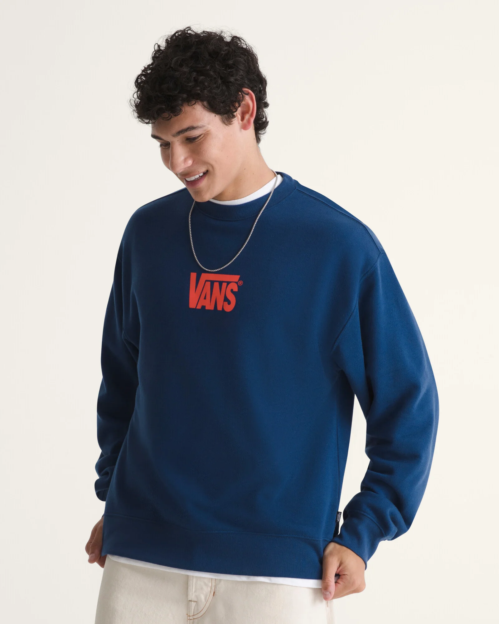 Hires-Vans-V4703700250002-03
