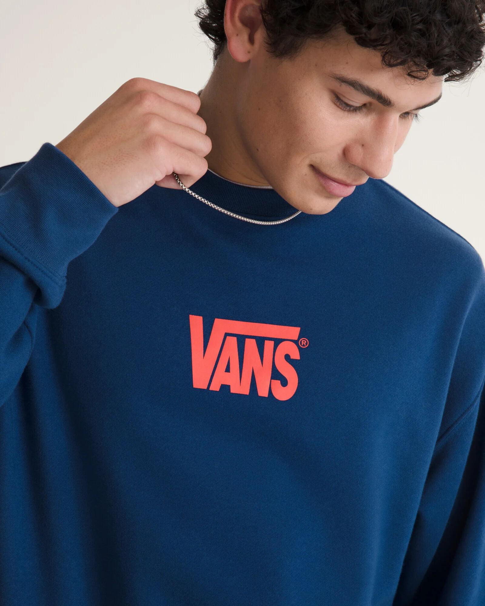 Hires-Vans-V4703700250002-05