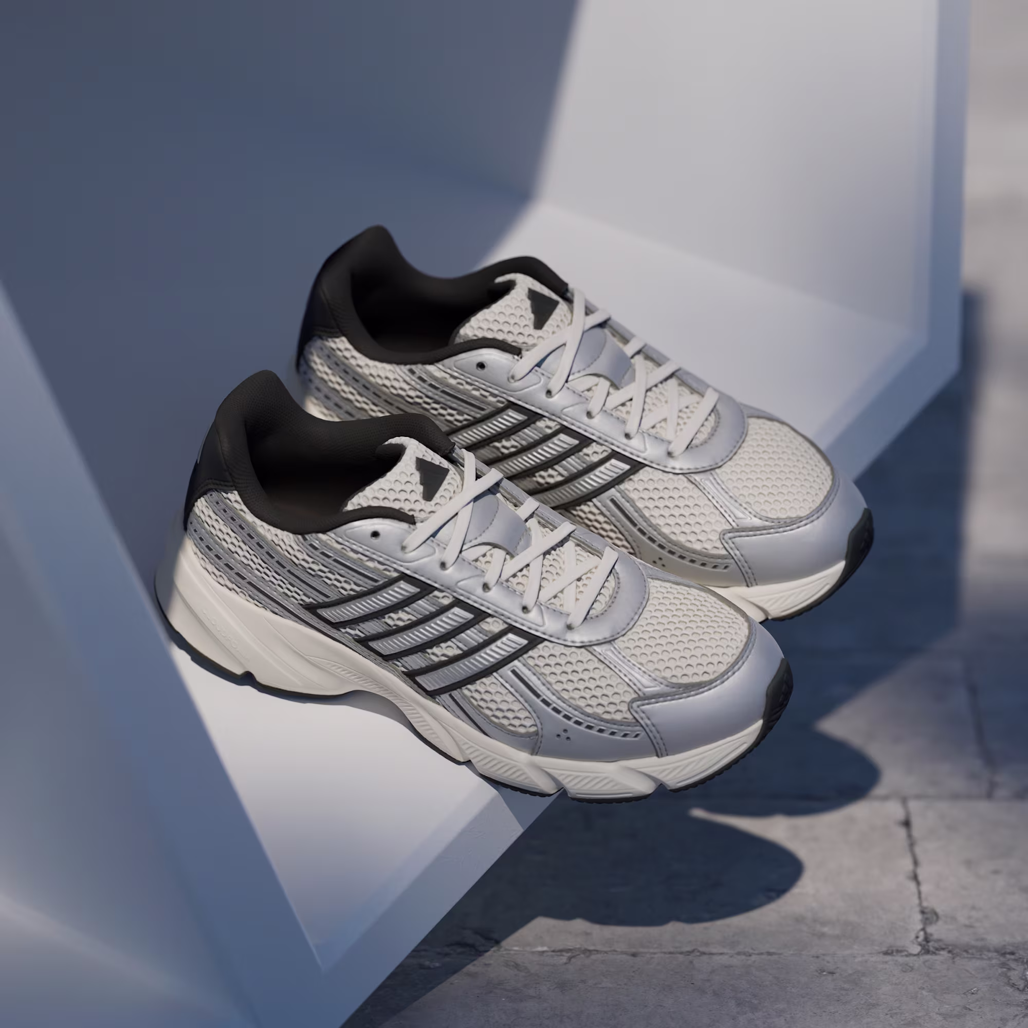 TENIS_TECHNOCHAOS_2000_Branco_HQ7289_HM5