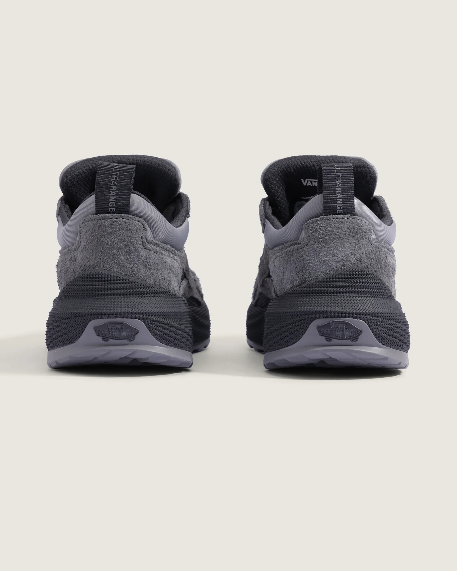 Hires-Vans-V1003551160007-04