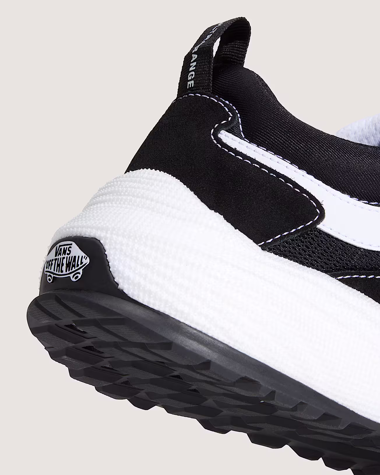 UltraRange-Neo-20-Shoes-VANS-Black-ALT7